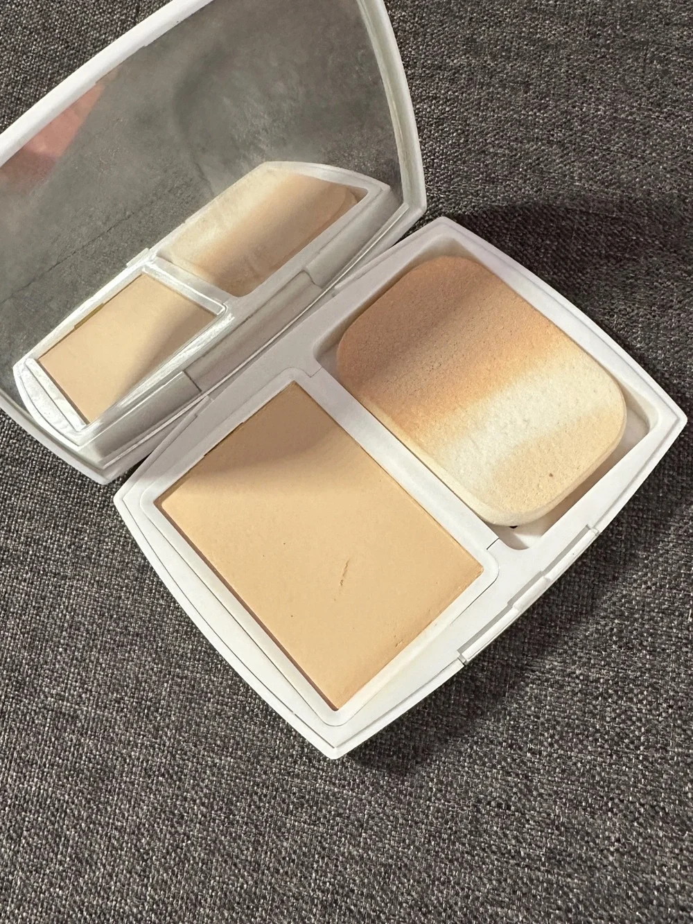 Chanel Le Blanc Light Mastering Whitening Compact Foundation (RARE 2015 ASIA)
